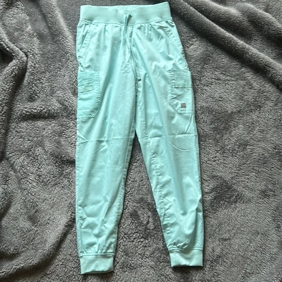Butter-soft light teal scrub set - Picture 4 of 5